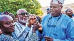 Akeredolu n fa ọkọ le awọ̀n asofin lọwọ