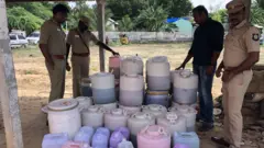 கடத்தல்காரர்களின் புகலிடமாக மாறுகிறதா வேதாளை மீனவ கிராமம்