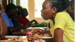 Student dey chop