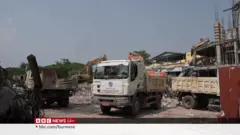 မန္တလေးမှာ ငလျင်အပျက်အစီး ရှင်းလင်းရေး ခက်ခဲနေ