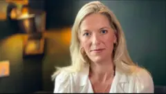 Fiona Rugg waxay sheegtay in la wajahayo xaqiiqada ku saabsan falalka “naxdin leh” ee aabbahood ay ka caawisay bogsashada.