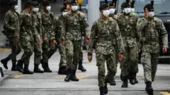 ကိုဗစ် နိုင်တင်း ကူးစက် ခံထားရ နိုင်တယ်လို့ ယူဆလို့ ရတဲ့ လူ ၄၀၀၀ ကျော်ကို အစိုးရ တာဝန်ရှိသူ တွေက လိုက်လံ စုံစမ်း