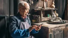 चीन : जगाचा तारणहार की कर्जाच्या दलदलीत अडकवणारा देश?