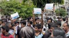 અમદાવાદ ખોખરા સેવન્થ ડે મર્ડર, તીક્ષણ હથિયાર, શિક્ષણ વિભાગ, હર્ષ સંઘવી, શિક્ષણ મંત્રી પ્રફુલ પાનસેરિયા, ક્રાઇમ બ્રાન્ચ તપાસ, બીબીસી ગુજરાતી