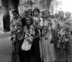 સત્યાગ્રહ કરતી મહિલાઓ