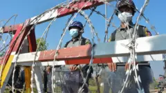ဇန်နဝါရီလ ၂၉ ရက်မှာ ရဲအဖွဲ့နေရာယူထားပုံ