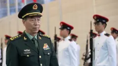 中國國防部長李尚福上將在新加坡國防部檢閲新加坡武裝部隊儀仗隊（1/6/2023）