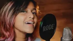 मनिके मागे हिथे गाने वाली योहानी