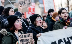 Almanya'nın yeni başbakan adayı Friedrich Merz, AfD ile yakınlaştığı düşüncesi ile bir kısım seçmenin tepkisini çekti
