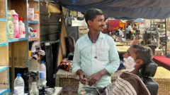 'बेकायदेशीर'वर चालला 'कायदेशीर बुलडोझर' आणि मोडून पाडला कुदळवाडीचा 'संसार आणि कणाही'