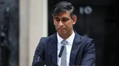 பிரிட்டன்: ரிஷி சுனக் தலைமையிலான கன்சர்வேடிவ் கட்சியின் படுதோல்விக்கான காரணங்கள் - ஓர் அலசல்