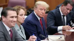 Trump muri sentare
