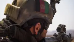 د بي بي سي په نیوز نائټ خپرونه کې معلومه شوې، چې د درې ګونو ځواکونو له ۲۰۰ ډېر کسان پاکستان کې د شړل کېدو له ګواښ سره مخامخ دي.