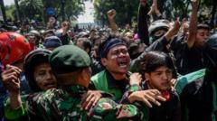 demo-memanas-di-jakarta-dan-kota-kota-lain-setelah-pengemudi-ojek-online-tewas-dilindas-rantis-brimob