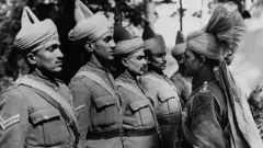 ডানকার্ক থেকে প্রায় ৩০০ ভারতয়ি সৈন্যকে সরিয়ে আনা হয়েছিল।