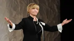 Алентова во время празднования своего 70-летия на сцене Театра имени Пушкина в 2012 году