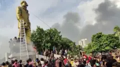 ঢাকায় পাঁচই অগাস্টের চিত্র 