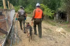 Carabineros de Chile realiza diligencias en búsqueda del cuerpo de Julia Chuñill en el predio rural donde vivía.