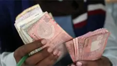 দেশের বহু মানুষ তাদের টাকা হারিয়েছেন প্রতারিত হয়ে।