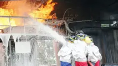 የአዲስ አበባ እሳት አደጋ ሰራተኞች