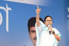 ইন্ডিয়া জোটকে ঘিরে মমতা ব্যানার্জীর সাম্প্রতিক মন্তব্য আপাতত আলোচনার কেন্দ্রবিন্দুতে।