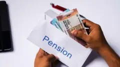 పింఛన్ల పంపిణీ