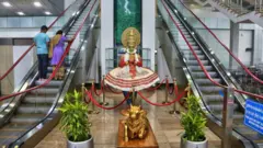 திருவனந்தபுரம் விமான நிலையம்: அதானி குழுமத்துக்கு குத்தகை, எதிர்க்கும் கேரள அரசு
