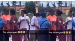 Ayẹwo awọn akẹkọọbinrin boya wọn wọ kọmu