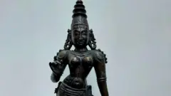 பழங்கால சிலைகள்