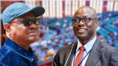 WIke ati Makinde lẹgbẹ ara wọn