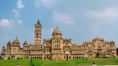 लक्ष्मी निवास पॅलेस हे जगातील सर्वात मोठ्या खासगी निवासस्थानांपैकी एक आहे. 