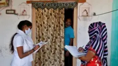 దేశంలో 50 ఏళ్లు దాటిన వారి వివరాలు సేకరిస్తున్న ఆరోగ్య కార్యకర్తలు