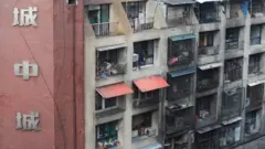 高雄「城中城」大火燒出台灣貧窮及建築物安全問題，政府責任在哪？