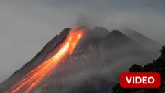 இந்தோனீசியாவின் மேராபி எரிமலை,