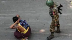 Военный переворот в Мьянме: месяц протестов, более 50 убитых