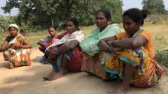 सारकेगुड़ा की महिलाएं