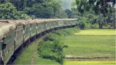বাংলাদেশের প্রধানমন্ত্রী রেল ট্রানজিটের আশ্বাস দিয়েছেন নেপালের প্রধানমন্ত্রীকে
