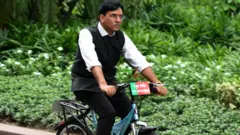 मनसुख मांडवीय यांचा अभाविप कार्यकर्ता ते आरोग्यमंत्री हा प्रवास कसा झाला?