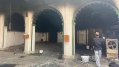 مسجد محترق في دلهي