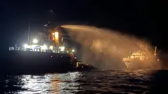 Malta hükümetine ait söndürcünün yangına müdahalesi. 