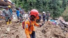 ribuan-orang-mengungsi-akibat-banjir-dan-longsor-di-sumatra-utara-akibat-perusakan-hutan-atau-cuaca-ekstrem