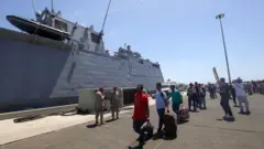 সুদান থেকে নৌ পথে ৩০শে এপ্রিল জেদ্দায় এসেছে বিদেশীদের একটি দল। 