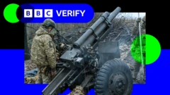 Wanajeshi wa Ukraine watumia silaha ya milimita 105 ya kivita ya Marekani M101 Howitzer kwenye mstari wa mbele wa Ukraine wa kaskazini mashariki na Urusi.