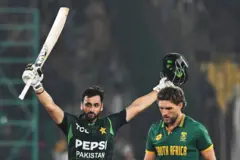 سلمان آغا کی سینچری