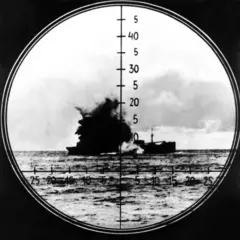 Vista pelo periscópio: um navio afundando após ser atingido por um torpedo de um U-boat em 1942
