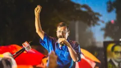 जामिनावर सुटल्यानंतर भाषण करताना दिल्लीचे मुख्यमंत्री अरविंद केजरीवाल.