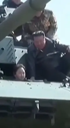 Kim Jong Un e filha em tanque