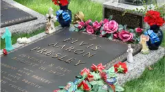Sepultura de Elvis Presley em Graceland
