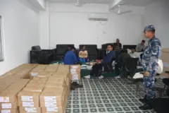 घोराहीस्थित मुख्य निर्वाचन अधिकृतको कार्यालयमा आइपुगेका आवश्यक निर्वाचन सामाग्री