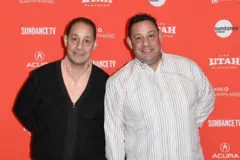 Robert 'Bobby' Shafran e David Kellman na estreia mundial do documentário 'Three Identical Strangers' no Sundance Film Festival, em janeiro de 2018 em Park City, Utah